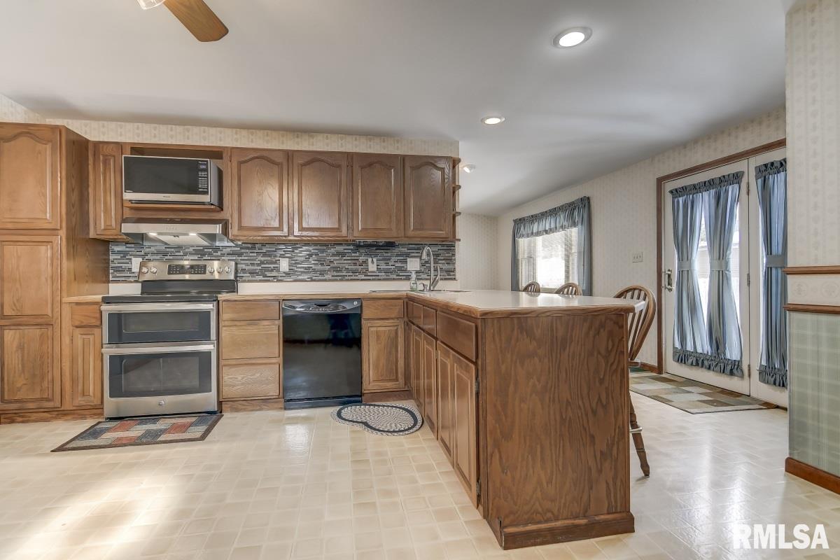 136 North State Street Springfield, IL 62702 - Photo 11 of 36