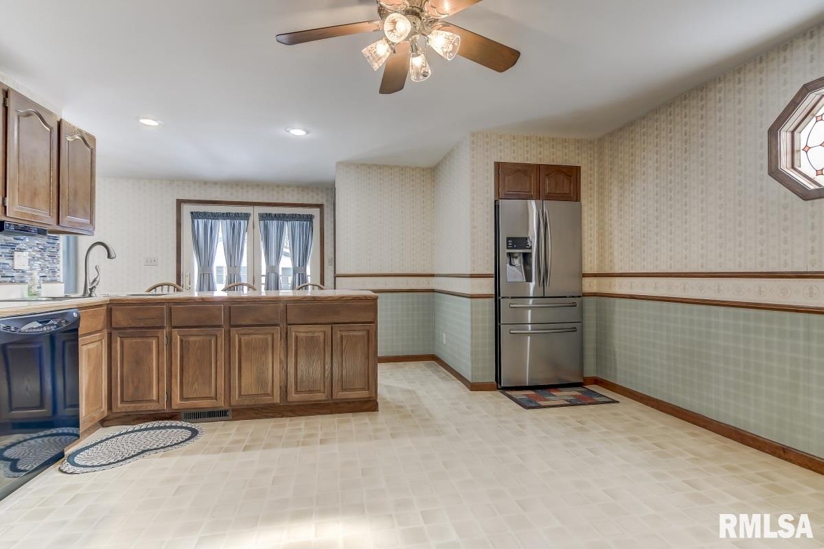 136 North State Street Springfield, IL 62702 - Photo 14 of 36