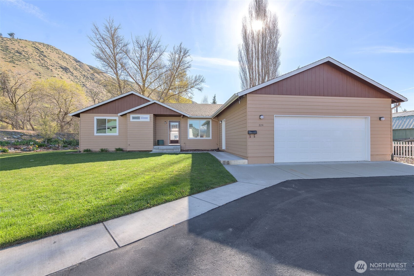 224 Vine Street Cashmere, WA 98815 - Photo 2 of 35