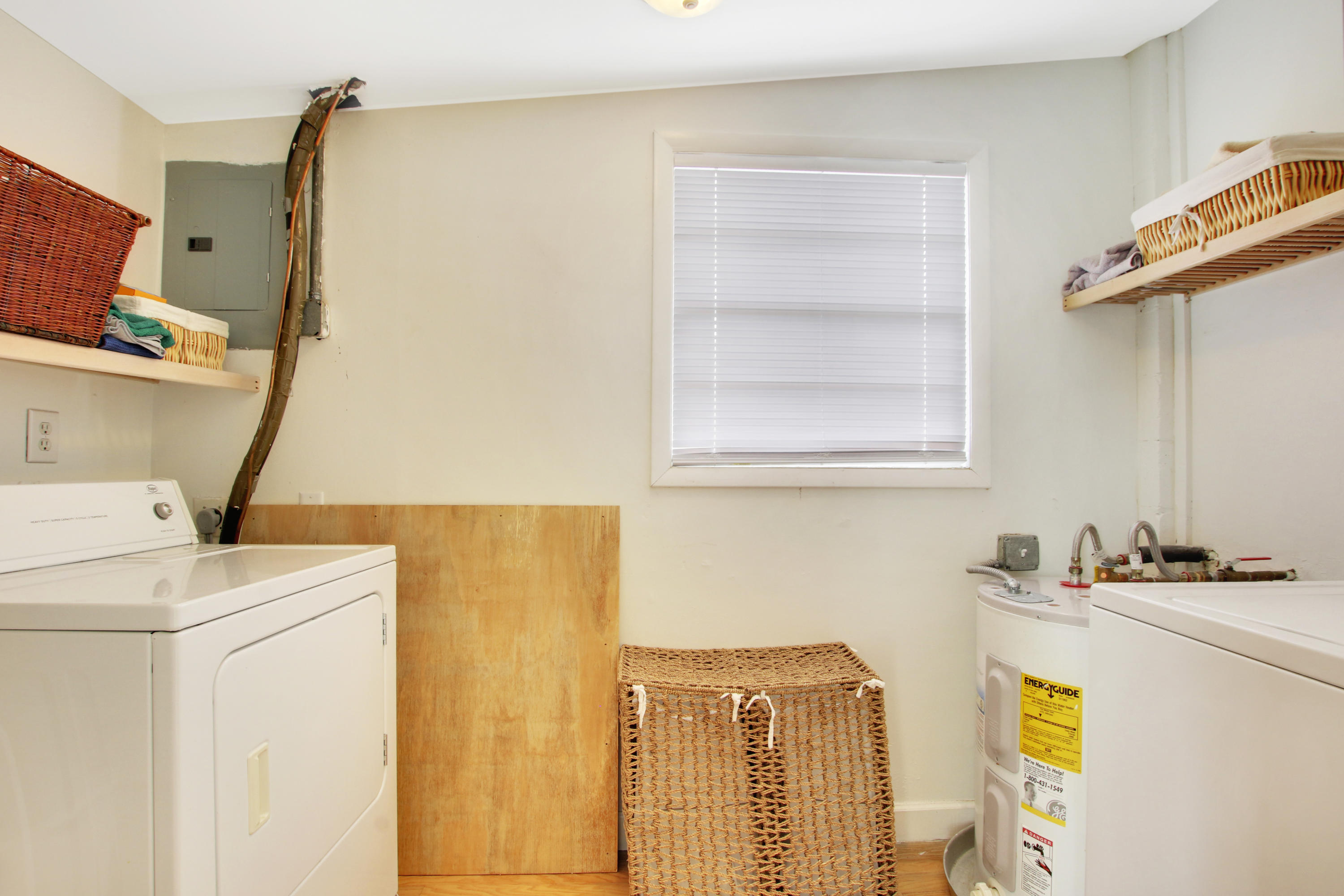 3697 Holiday Road Palm Beach Gardens, FL 33410 - Photo 16 of 31 Laundry Room