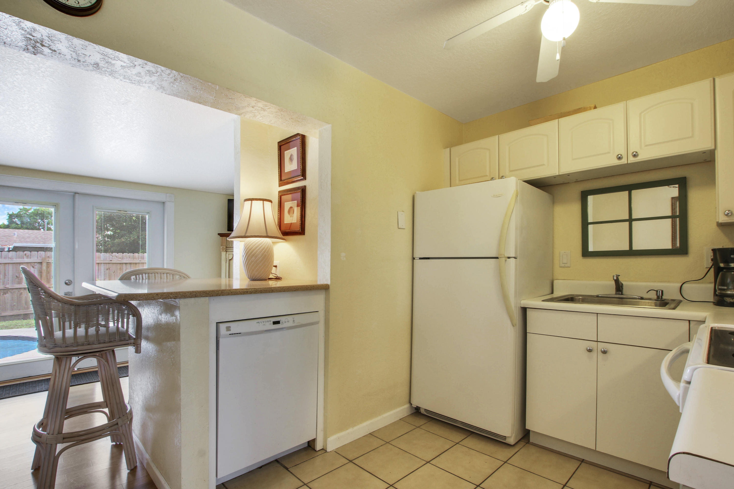 3697 Holiday Road Palm Beach Gardens, FL 33410 - Photo 9 of 31 Kitchen