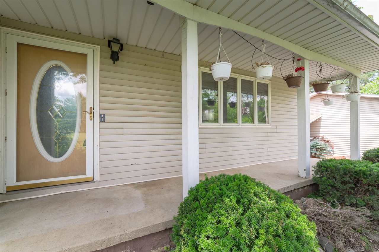 12458 Hoisington Road Gaines, MI 48436 - Photo 3 of 51 50047226-2.JPG