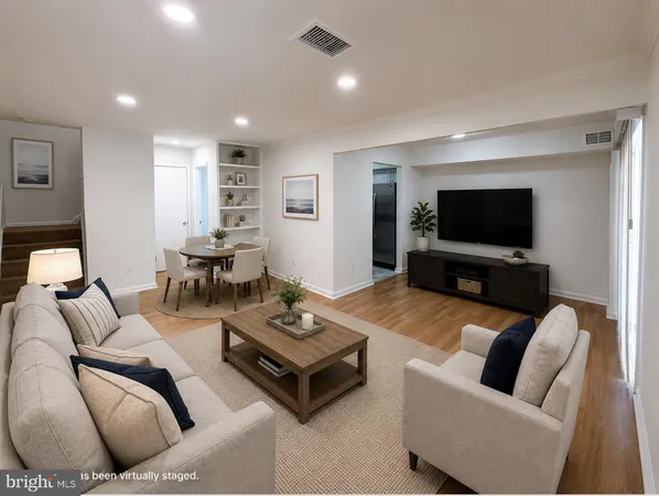 $299,999 | 3859 Havenwood Place, Unit 69C, Alexandria, VA 22309