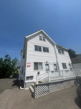 $2,000 | 723 Washington Street, Unit 2F, Newton, MA 02458