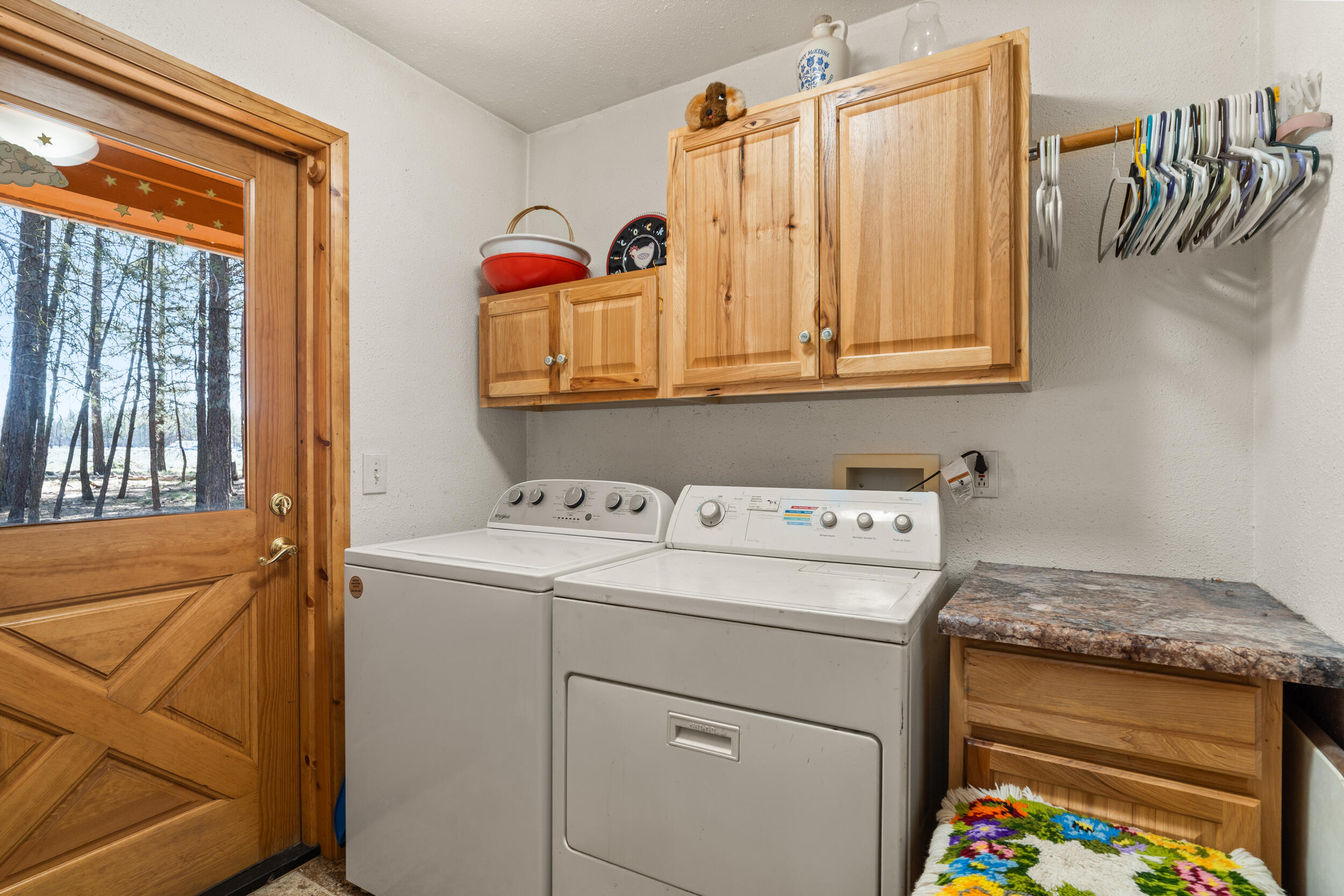 27 Blackpine Way Bly, OR 97622 - Photo 12 of 35 Laundry room