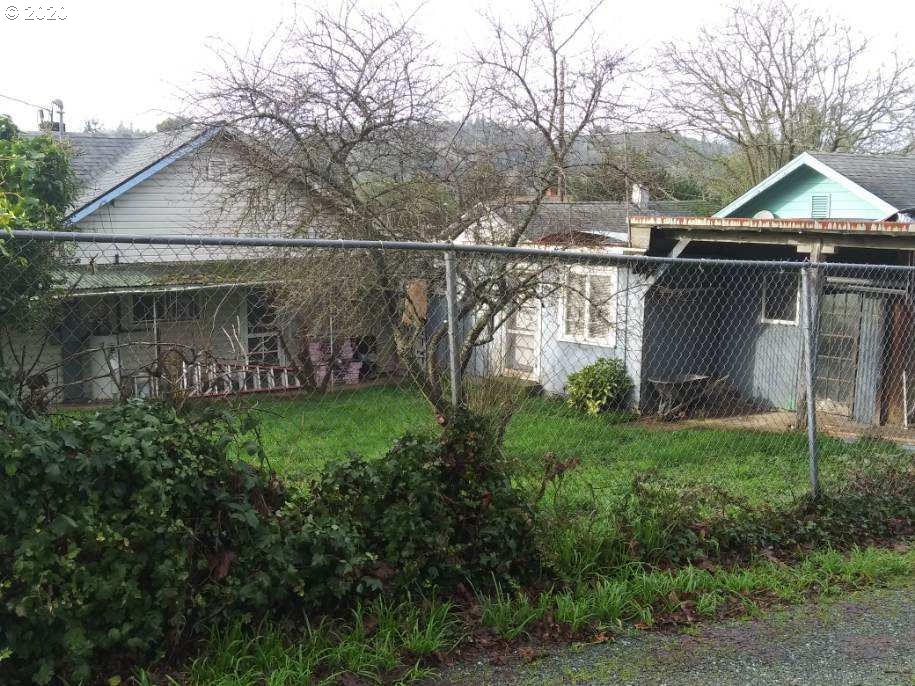 331 A Street Myrtle Point, OR 97458 - Photo 7 of 8 Gallery Image 7
