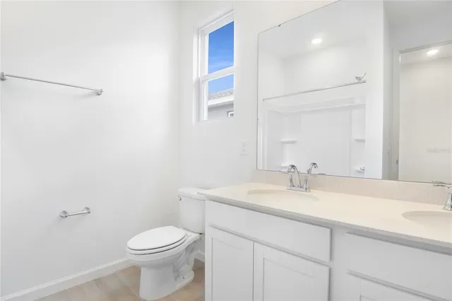 $304,170 | 811 Lake Dell Drive, Dundee, FL 33838