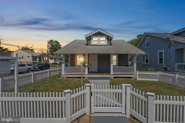 $429,900 | 4000 Lawrence Street, Brentwood, MD 20722