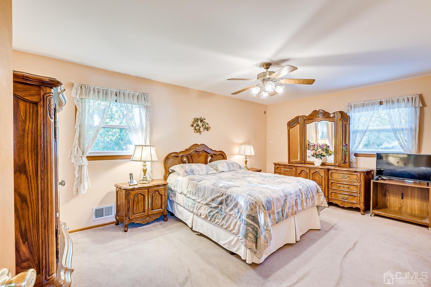 40 Buck Road East Brunswick, NJ 08816 - Photo 16 of 27 Gallery Image 16
