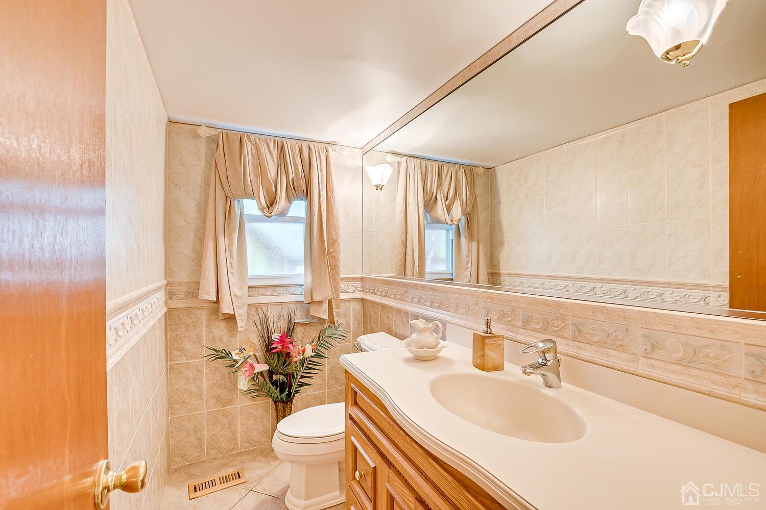 40 Buck Road East Brunswick, NJ 08816 - Photo 19 of 27 Gallery Image 19