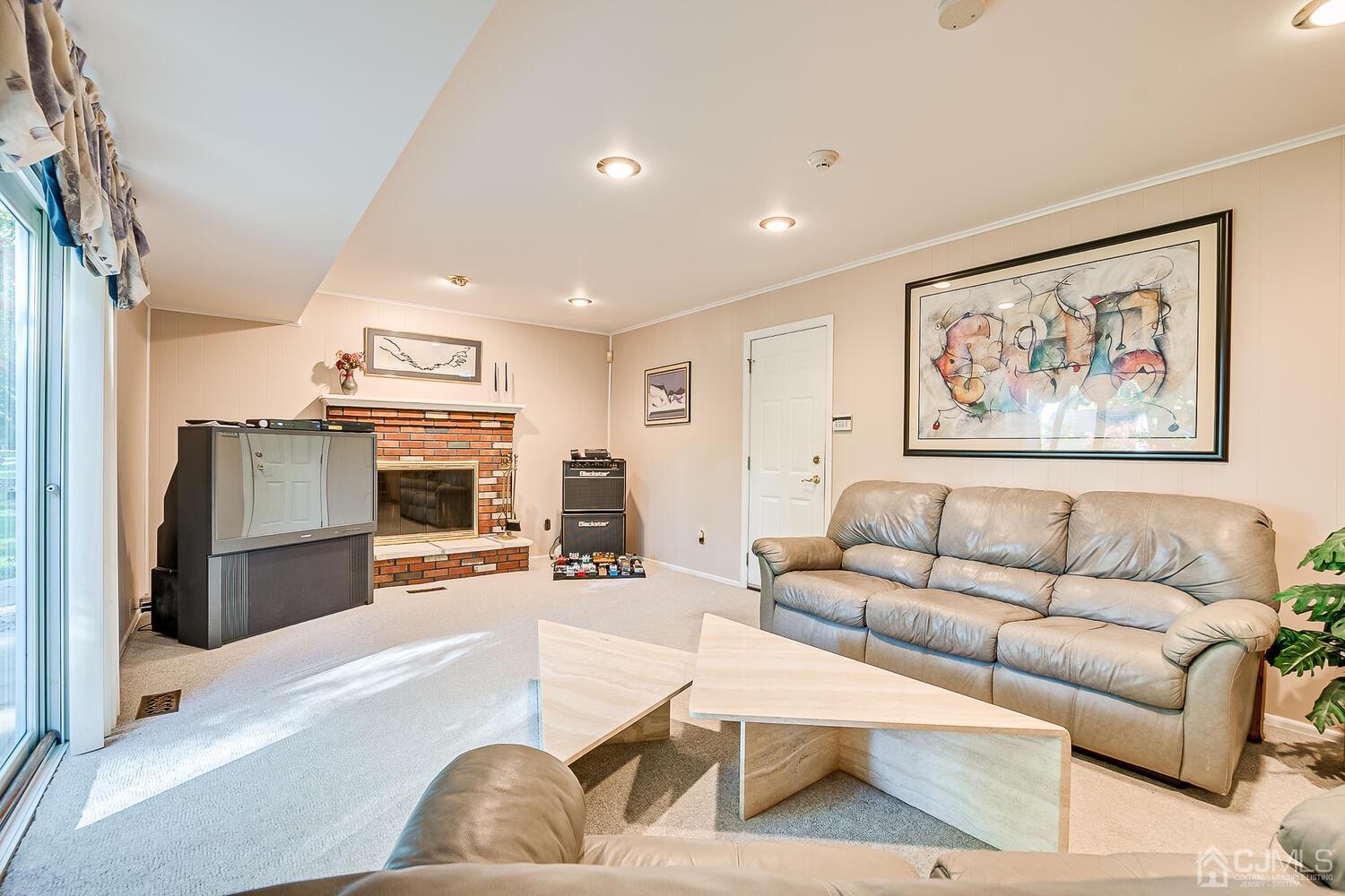 40 Buck Road East Brunswick, NJ 08816 - Photo 20 of 27 Gallery Image 20