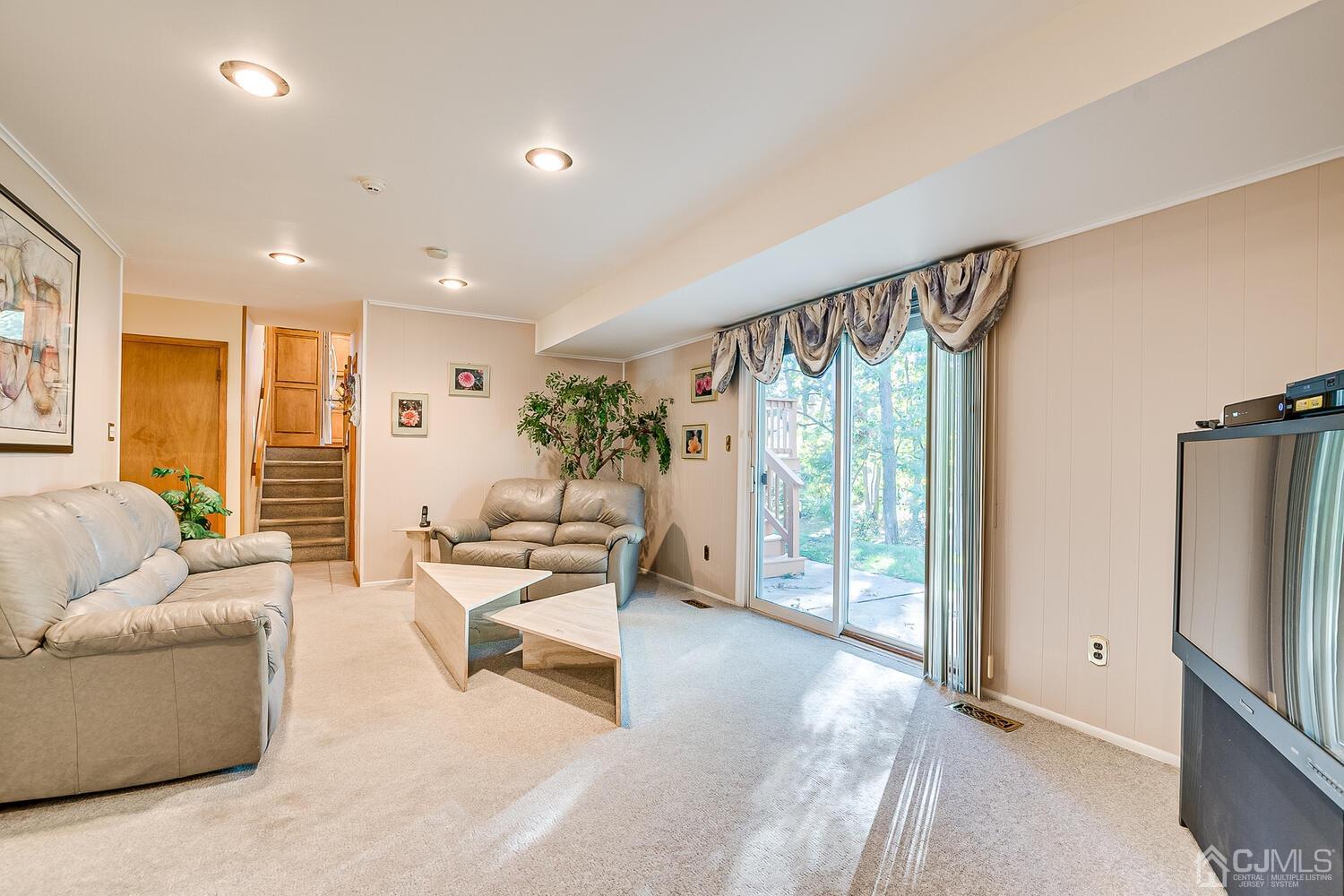 40 Buck Road East Brunswick, NJ 08816 - Photo 21 of 27 Gallery Image 21