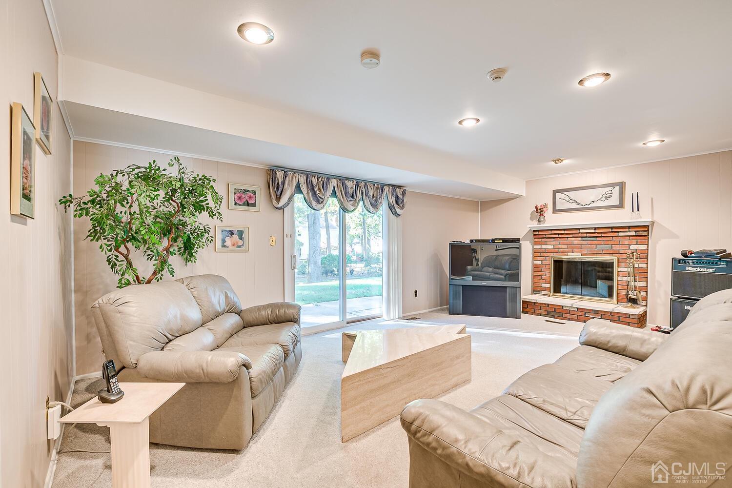 40 Buck Road East Brunswick, NJ 08816 - Photo 22 of 27 Gallery Image 22