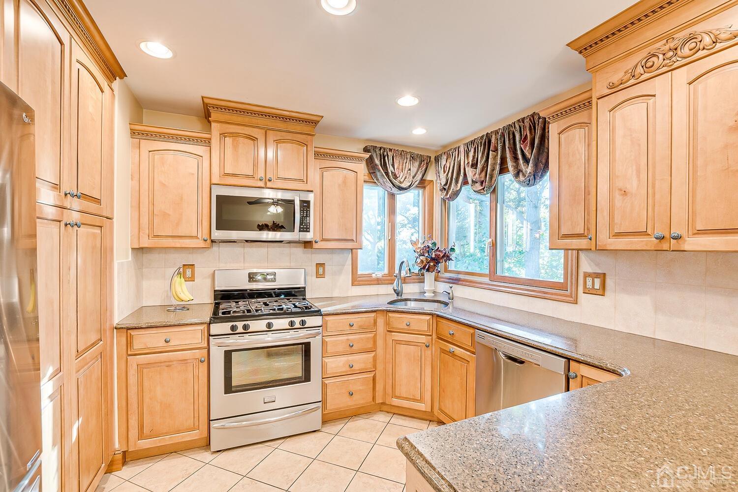 40 Buck Road East Brunswick, NJ 08816 - Photo 23 of 27 Gallery Image 23