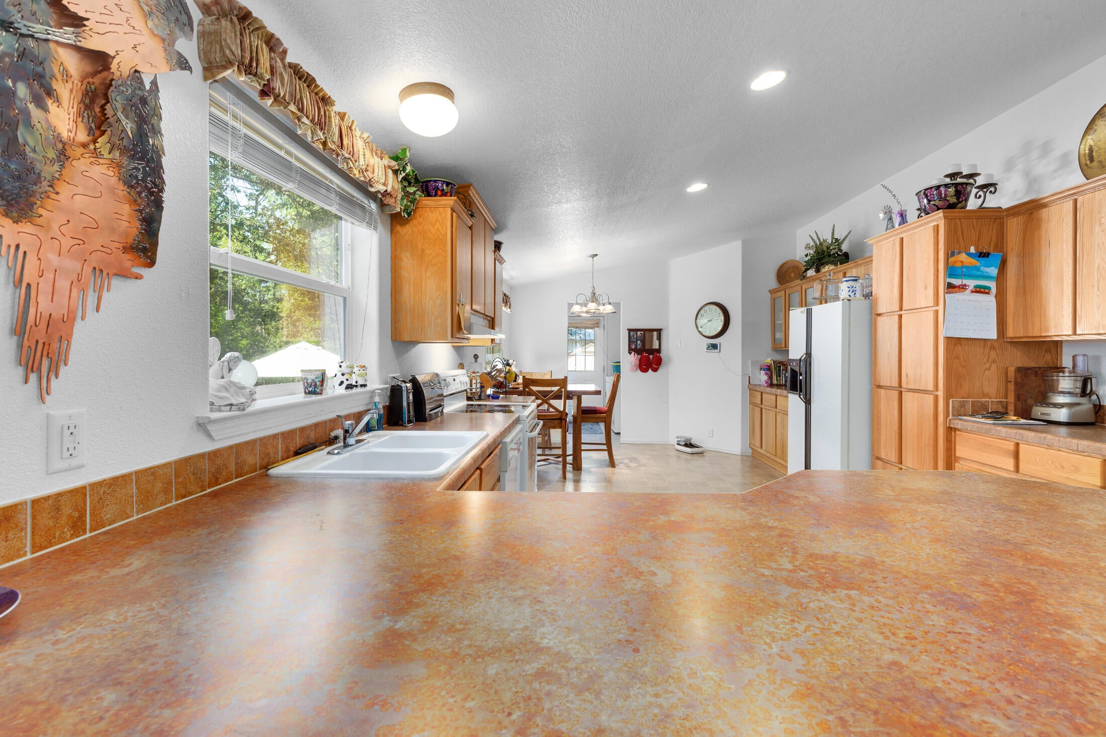 1750 East Fork Road Williams, OR 97544 - Photo 5 of 31 Breakfast Counter