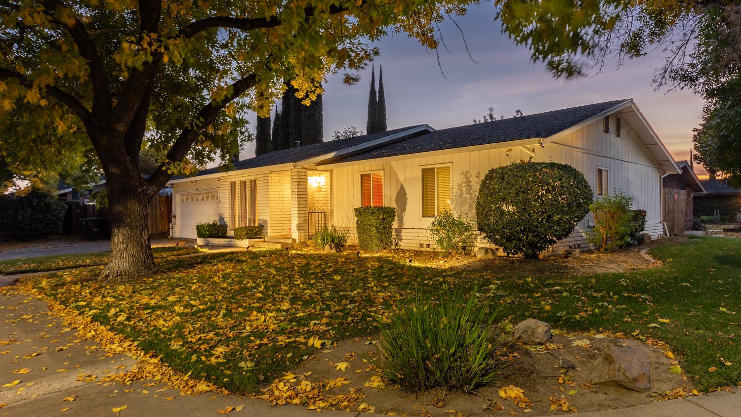 1505 Bandera Lane Modesto, CA 95355 - Photo 2 of 35 a view of a backyard of the house
