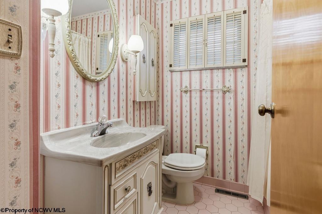 1804 Pleasant Valley Road Fairmont, WV 26554 - Photo 26 of 49 Gallery Image 26