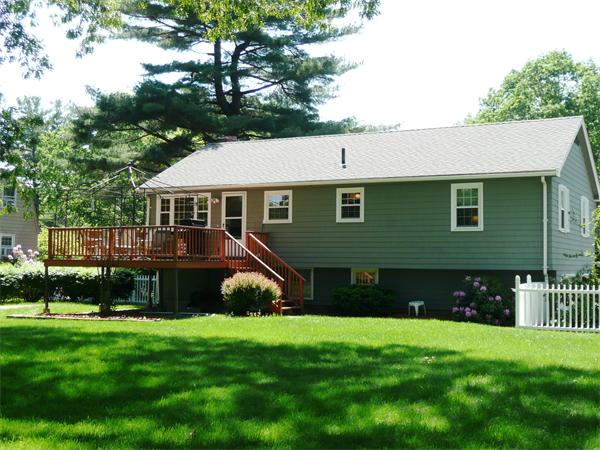 12 Warwick Road Franklin, MA 02038 - Photo 3 of 21 Gallery Image 3