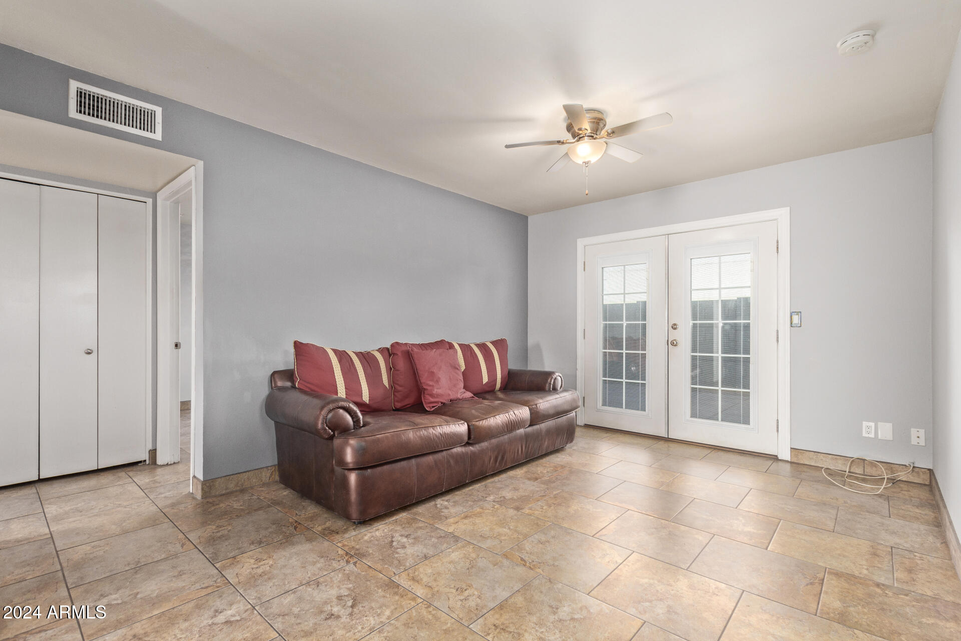 5301 West Hearn Road Glendale, AZ 85306 - Photo 11 of 34 12 Hearn 5301