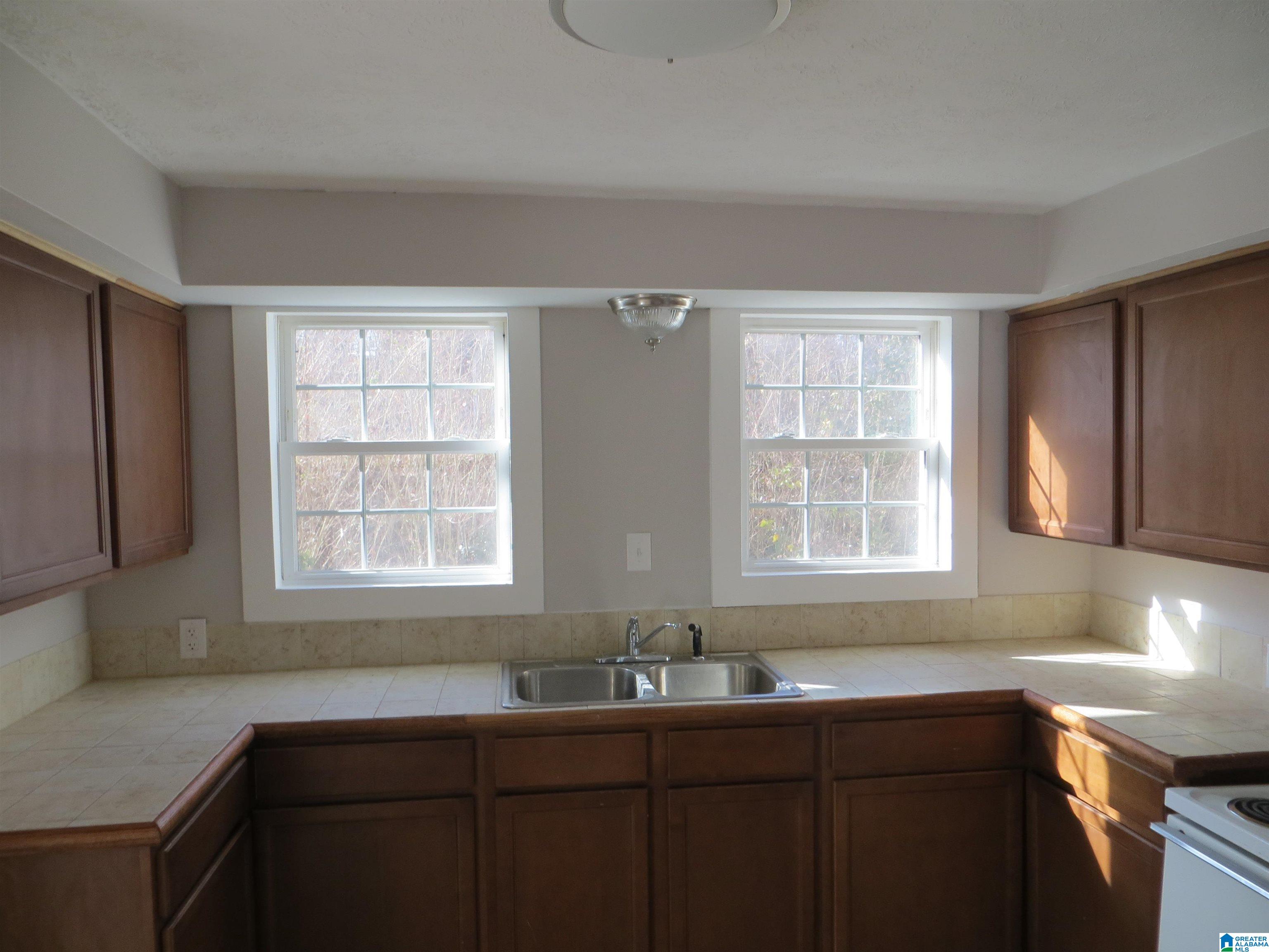 724 Blue Ridge Drive Anniston, AL 36207 - Photo 3 of 43