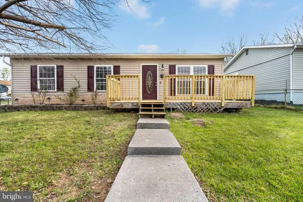 $299,990 | 751 West 13th Street, Front Royal, VA 22630