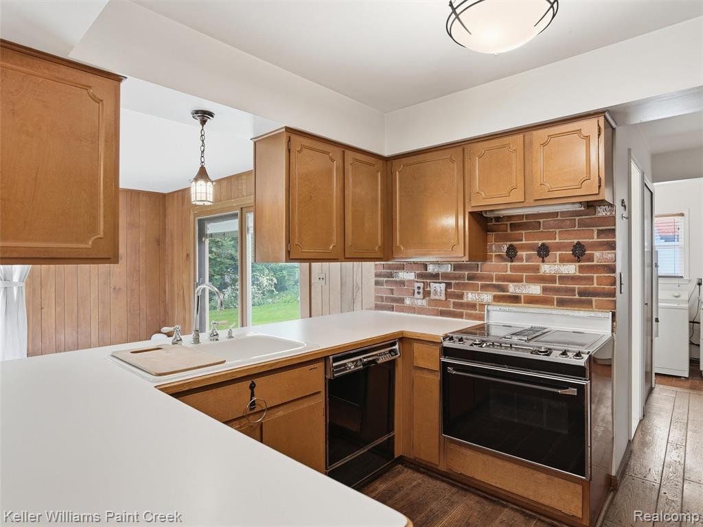 436 Broadleaf Drive Rochester, MI 48306 - Photo 18 of 41