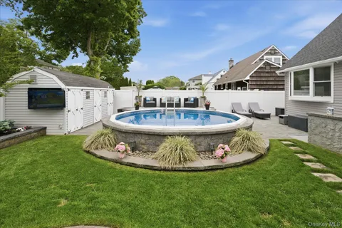 $949,999 | 272 Hamilton Avenue, Massapequa, NY 11758