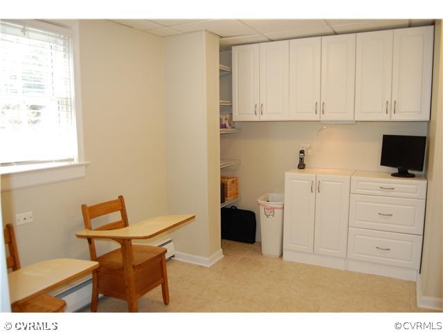 9509 Ridgefield Road Henrico, VA 23229 - Photo 11 of 12 Studio/Study/Office - This is great flex space. Us