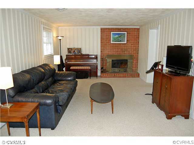 Den/Family/Great Room - Huge family room w/fresh n