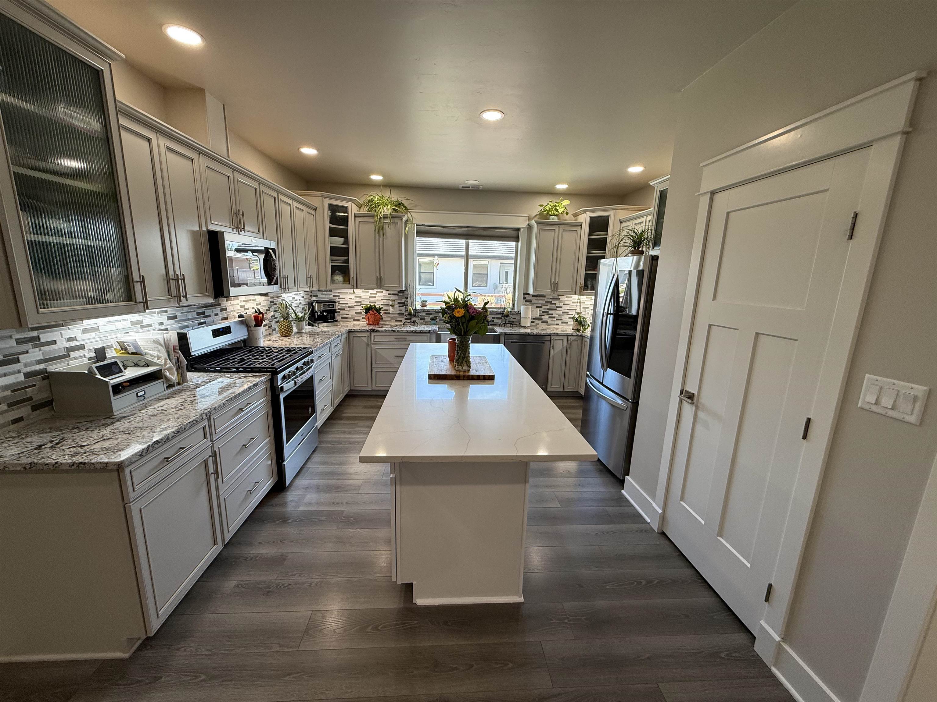 1210 Fairway Drive Fruita, CO 81521 - Photo 17 of 33 a large kitchen with stainless steel appliances lots of counter top space