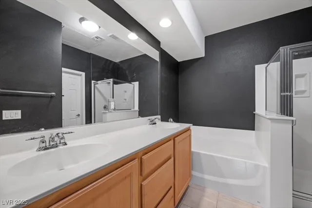 $325,000 | 3975 North Hualapai Way, Unit 246, Las Vegas, NV 89129