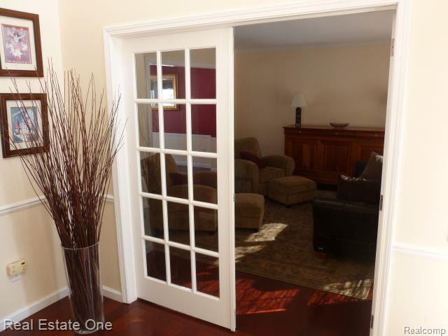 2342 Millbrook Court Rochester, MI 48306 - Photo 5 of 36 Entrance To Living Room