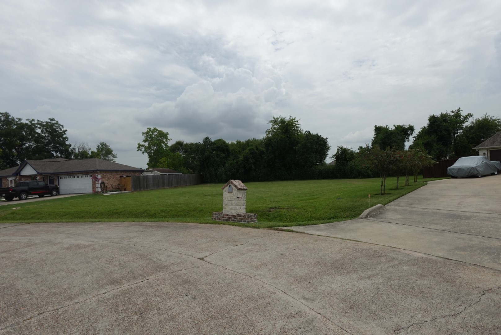 0 Violet View Drive Highlands, TX 77562 - Photo 4 of 7 a view of a house with backyard and garden