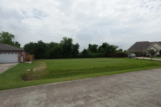 a view of a golf course with a garden