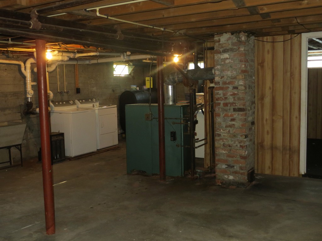135 Hambly Road Tiverton, RI 02878 - Photo 13 of 17
