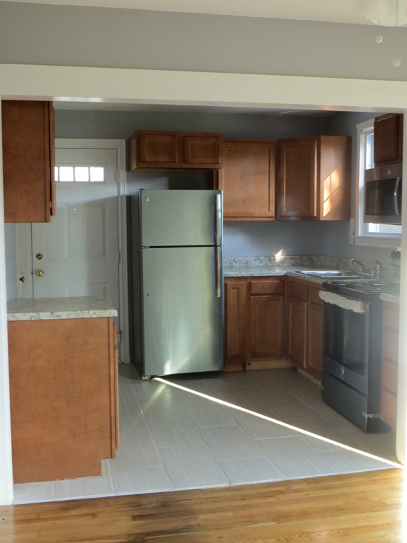 135 Hambly Road Tiverton, RI 02878 - Photo 6 of 17