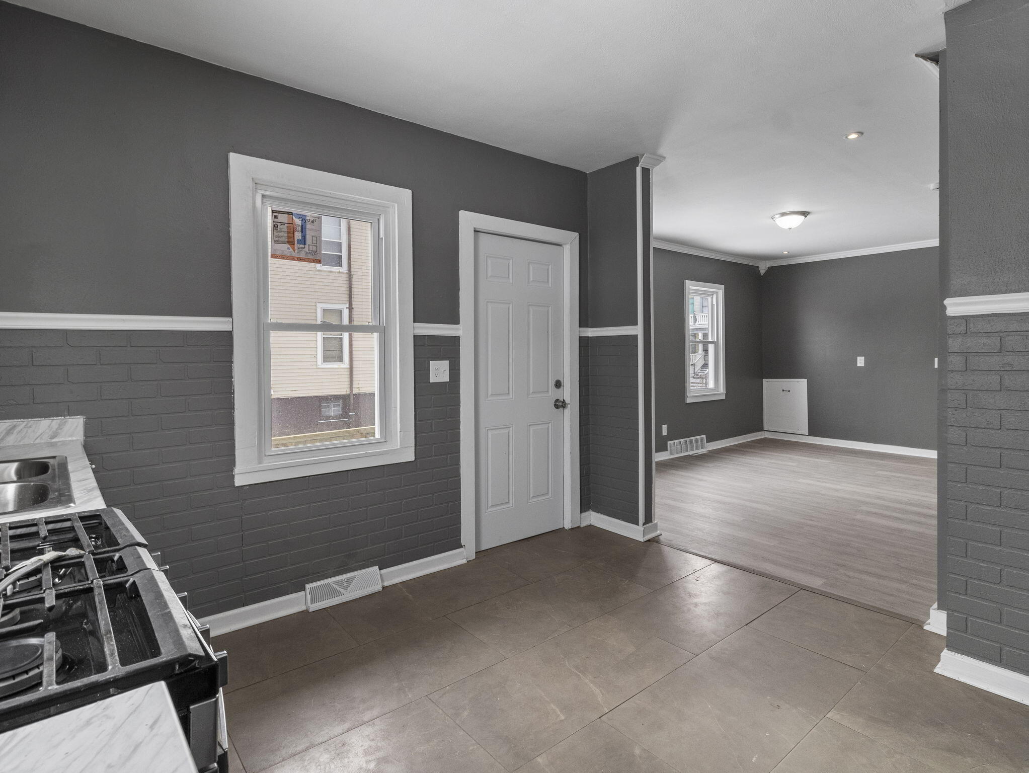 2558 North 24th Street Milwaukee, WI 53206 - Photo 11 of 33 31-web-or-mls-IMG_2865