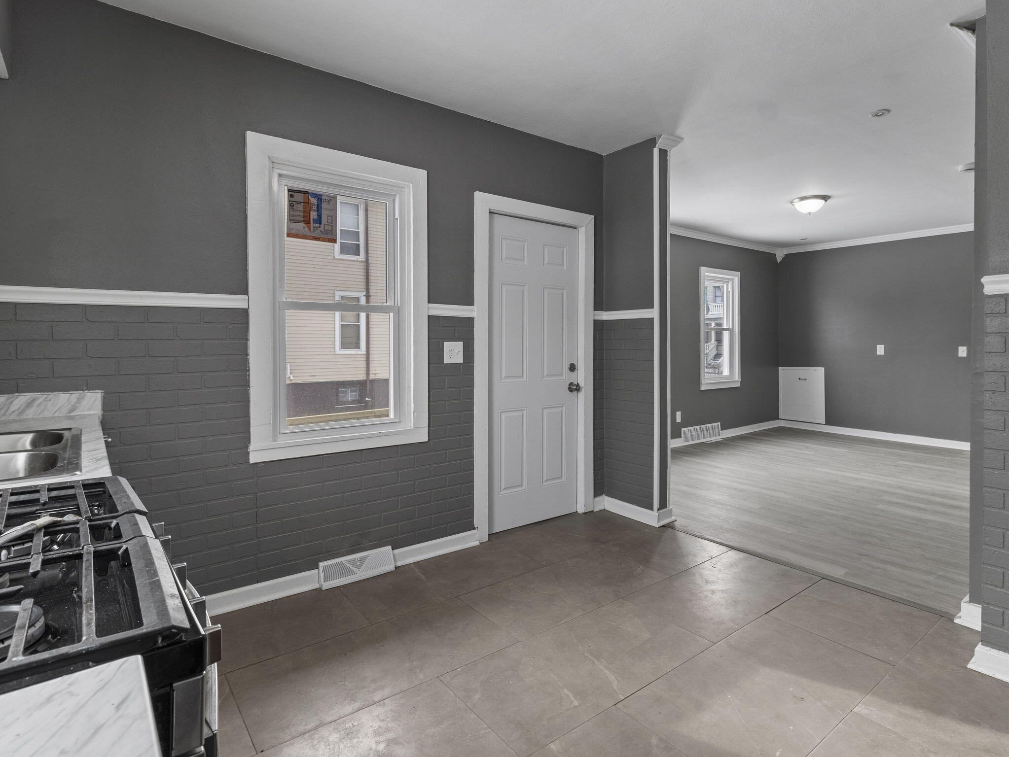 2558 North 24th Street Milwaukee, WI 53206 - Photo 13 of 33 10-web-or-mls-IMG_2802