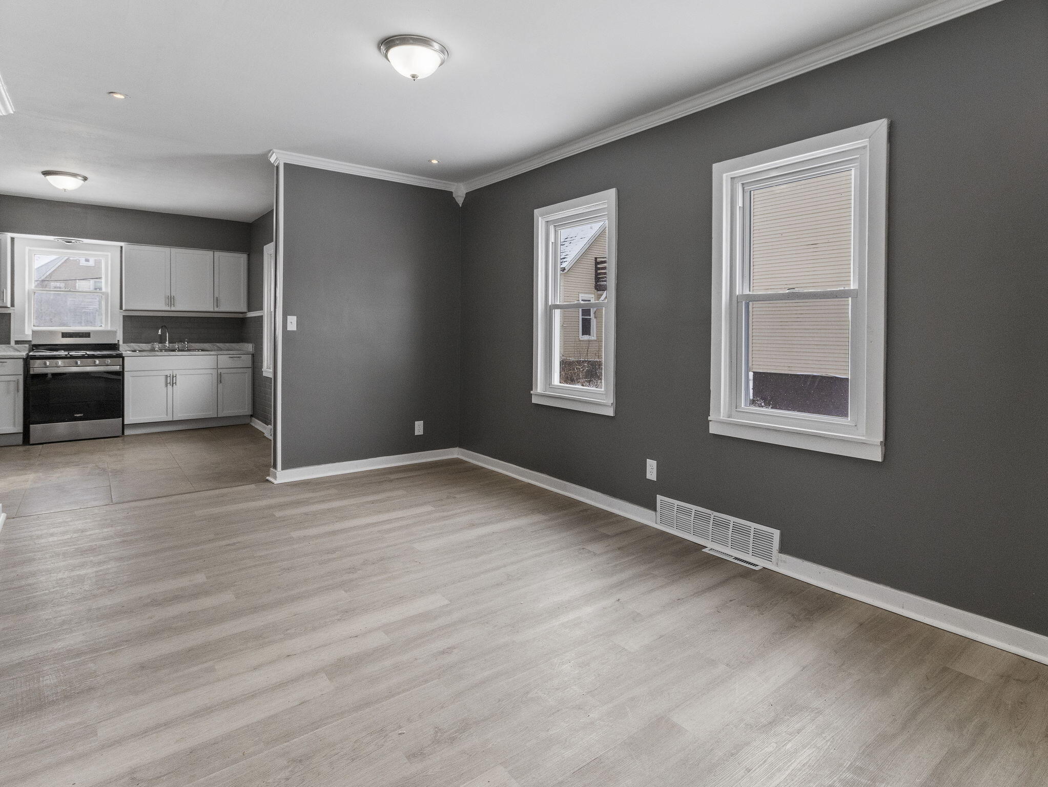 2558 North 24th Street Milwaukee, WI 53206 - Photo 16 of 33 14-web-or-mls-IMG_2814