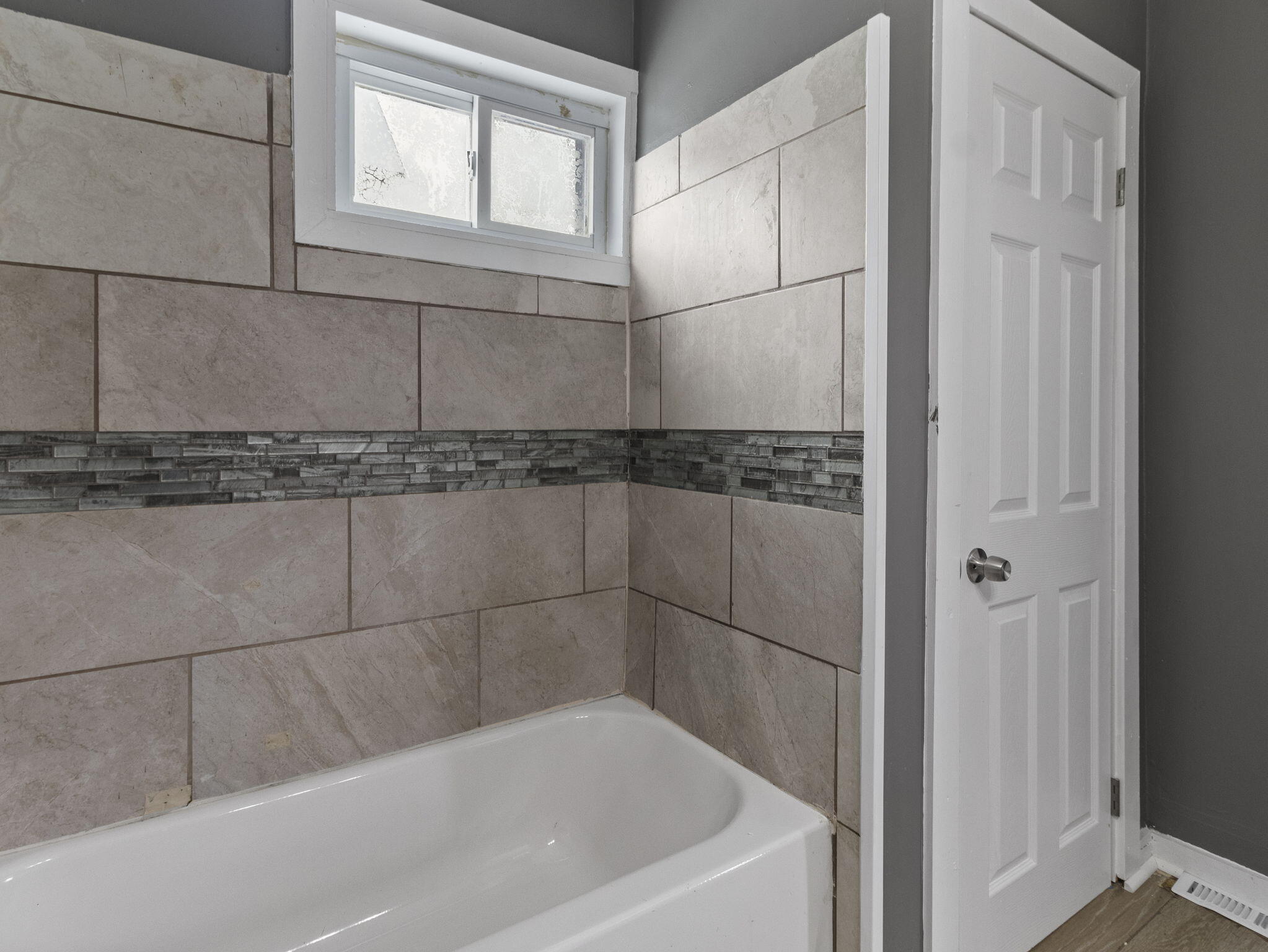 2558 North 24th Street Milwaukee, WI 53206 - Photo 6 of 33 6-web-or-mls-IMG_2790