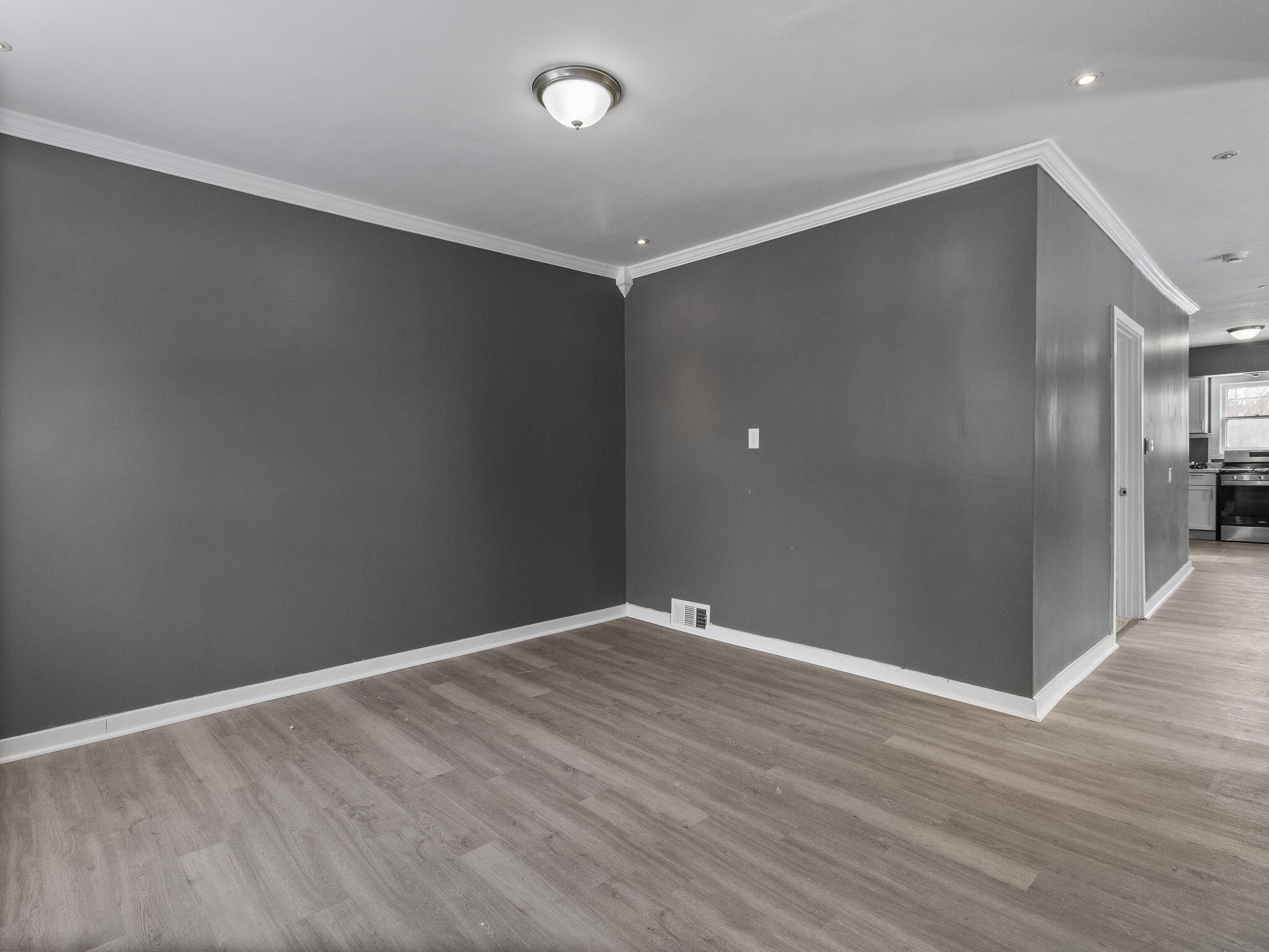 2558 North 24th Street Milwaukee, WI 53206 - Photo 7 of 33 7-web-or-mls-IMG_2793