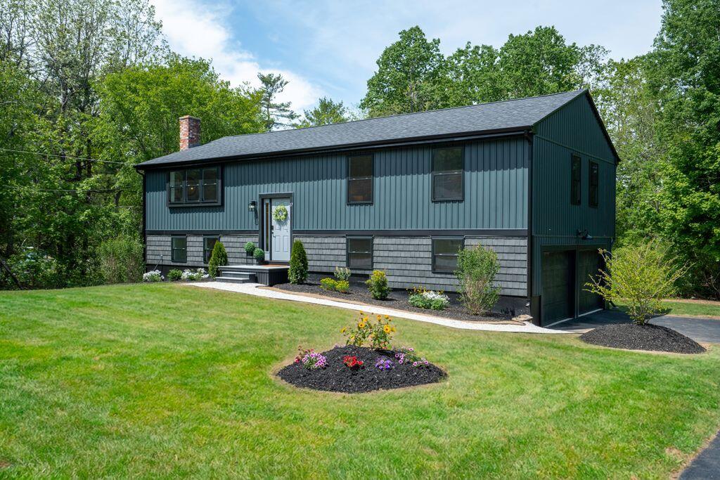 17 Carriage Road Cumberland, ME 04110 - Photo 2 of 70 2_DSC01223