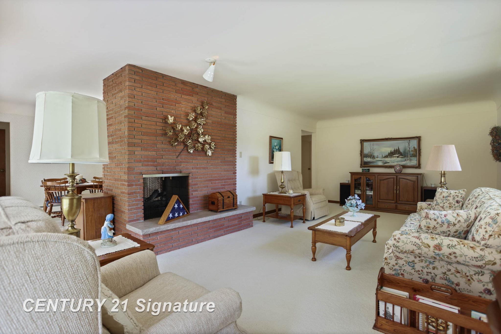 4665 Locust Road Saginaw, MI 48604 - Photo 15 of 48 50153482-63f40428-041f-409b-a95a-df8ab1ed60ab.JPG