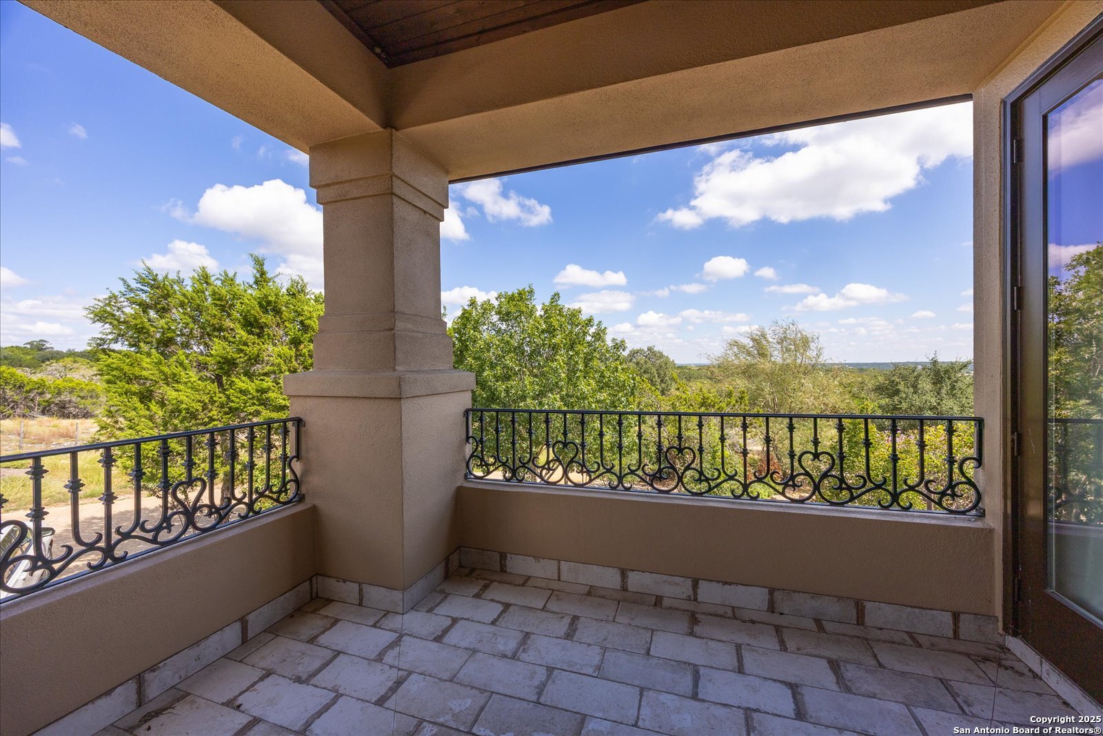 210 Rio Cordillera Boerne, TX 78006 - Photo 52 of 78 a view of a balcony with city view