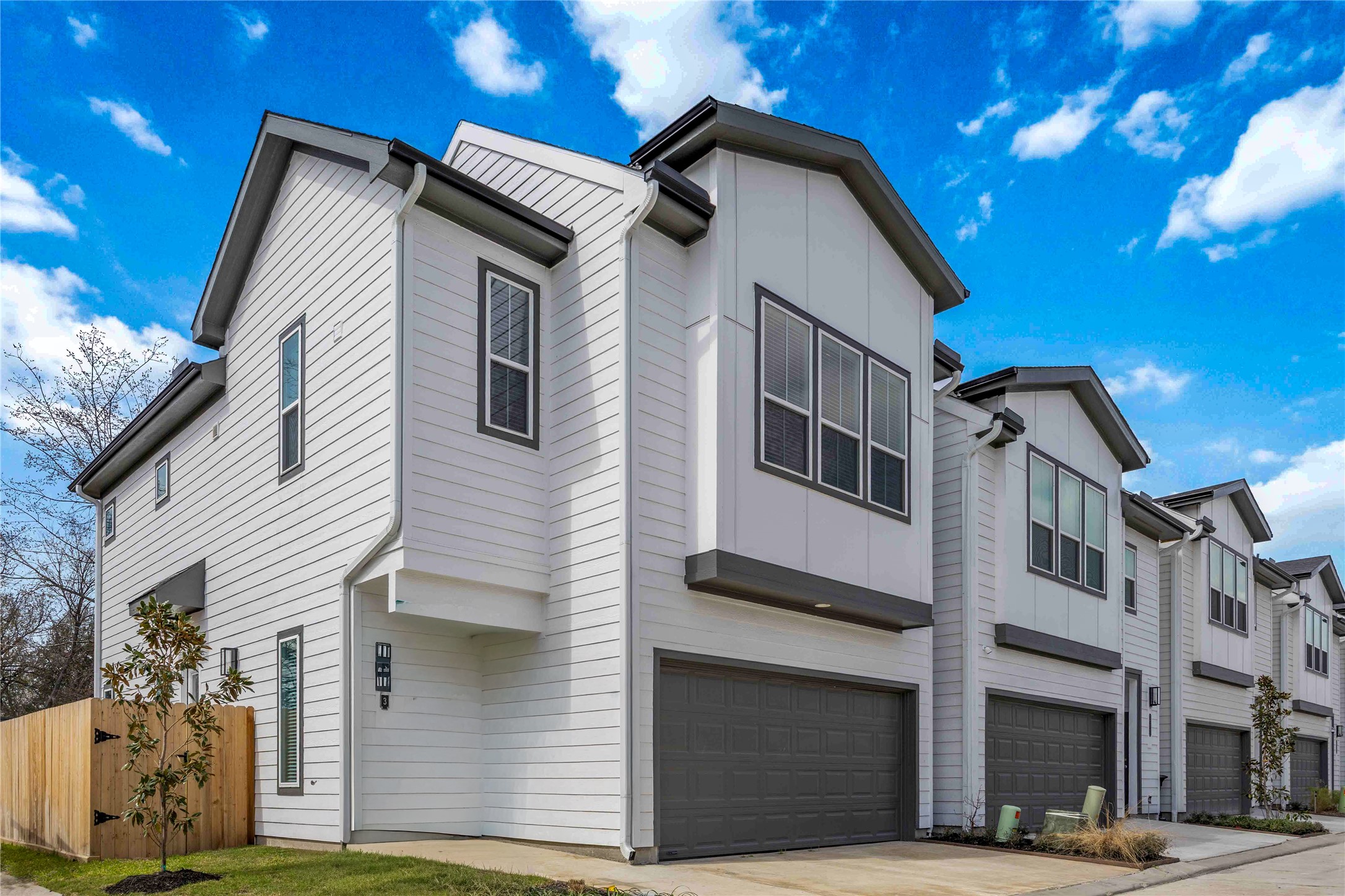 9803 Fulton Street Houston, TX 77076 - Photo 2 of 19