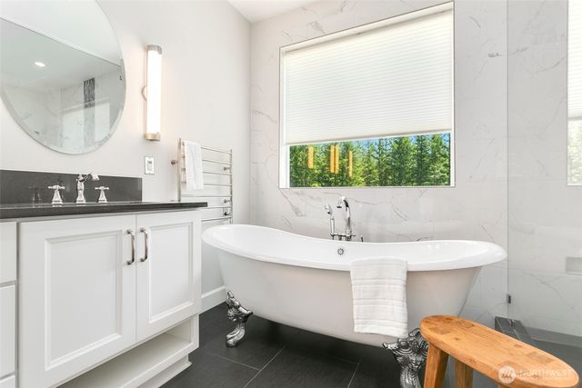 $1,500,000 | 30050 329th Place Southeast, Ravensdale, WA 98051