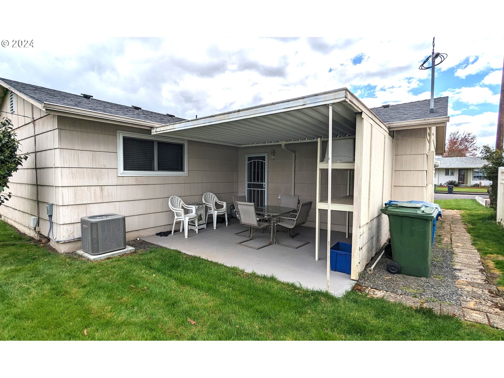1385 Rainier Road Woodburn, OR 97071 - Photo 5 of 21 Gallery Image 5