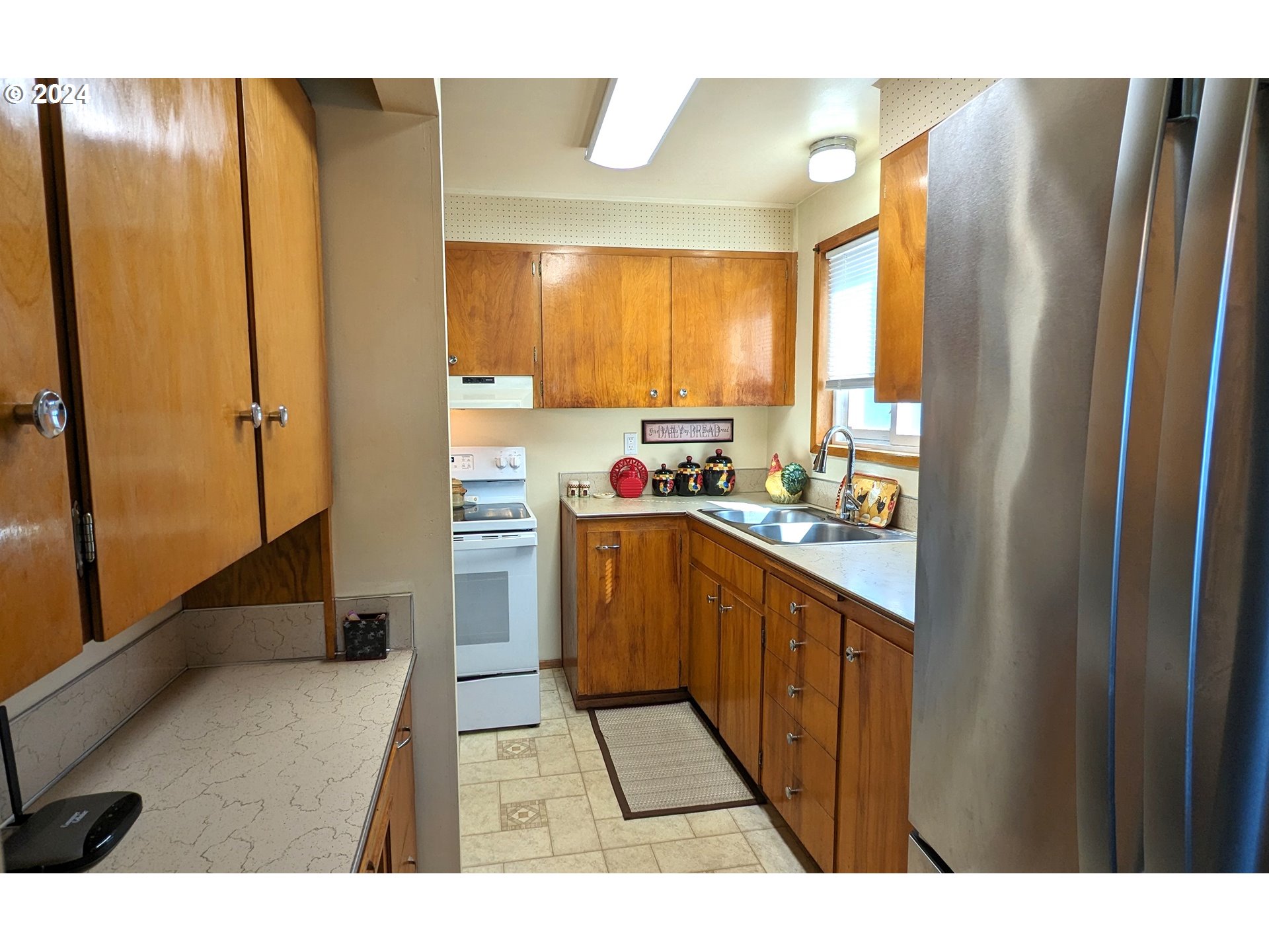 1385 Rainier Road Woodburn, OR 97071 - Photo 9 of 21 Gallery Image 9