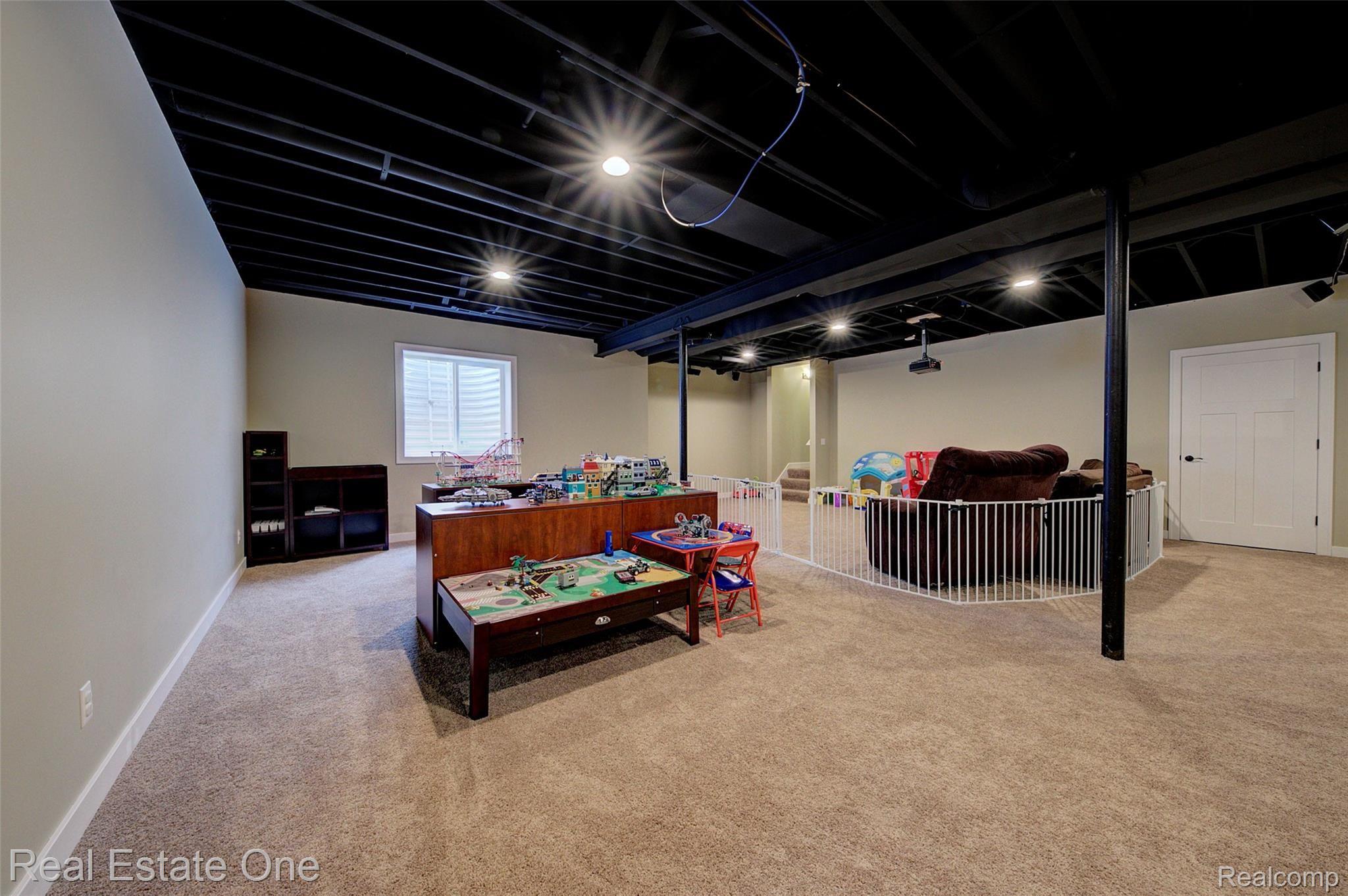 2746 Clivedon Road Howell, MI 48843 - Photo 51 of 61 4H8A6335_6_7.jpg