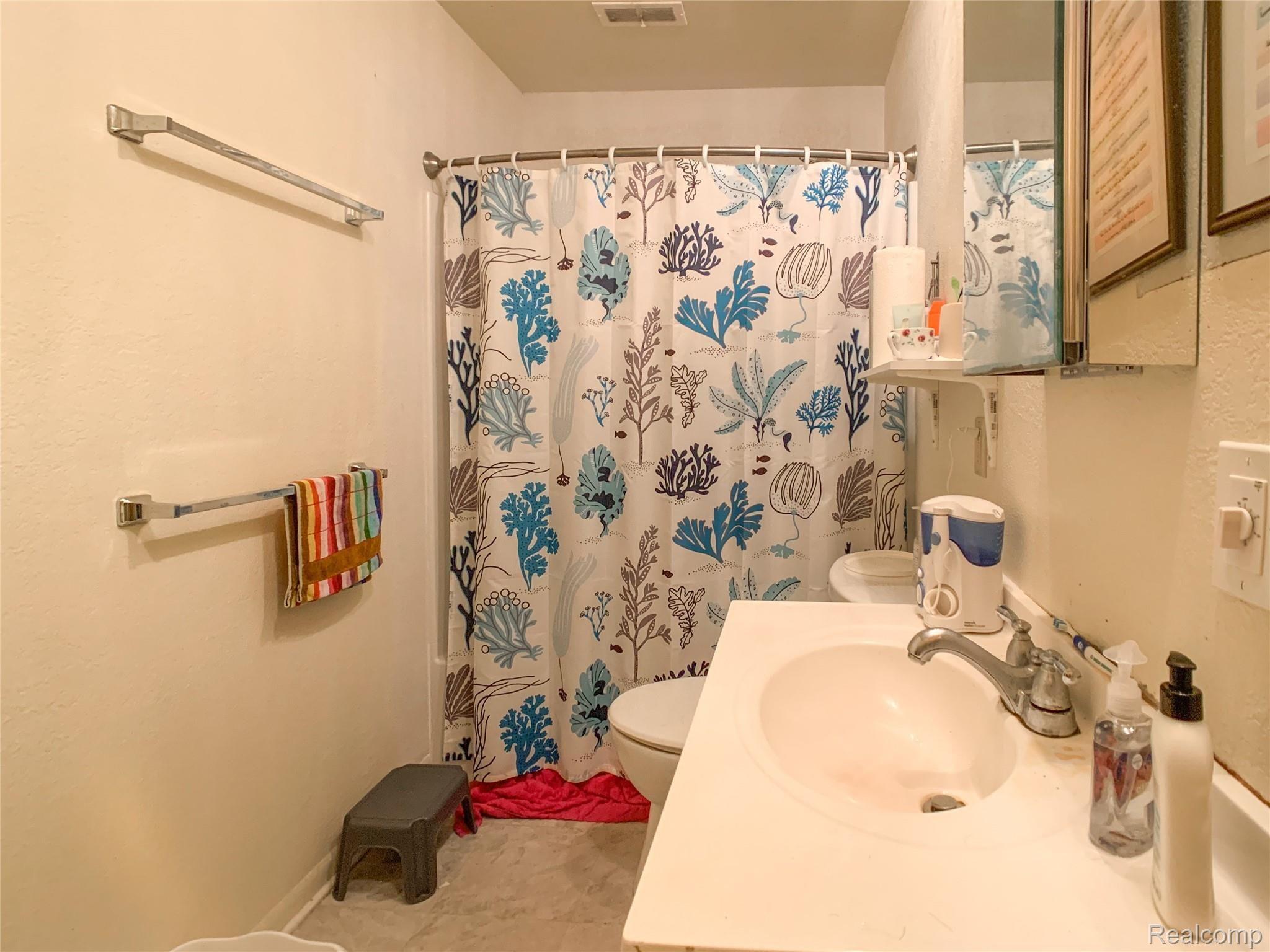 1727 Maple Ridge Road, Unit 13 Haslett, MI 48840 - Photo 24 of 33 1727 Maple Ridge Unit13 Meridian Twp MI-4.jpg